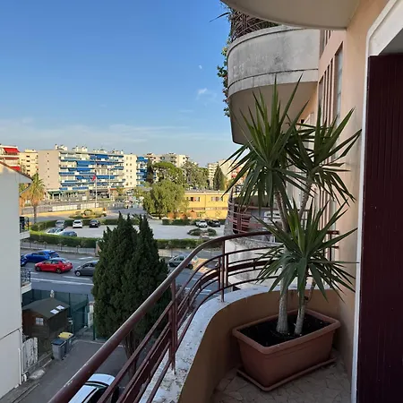 Proche Et Hippodrome * كانيو سور مير